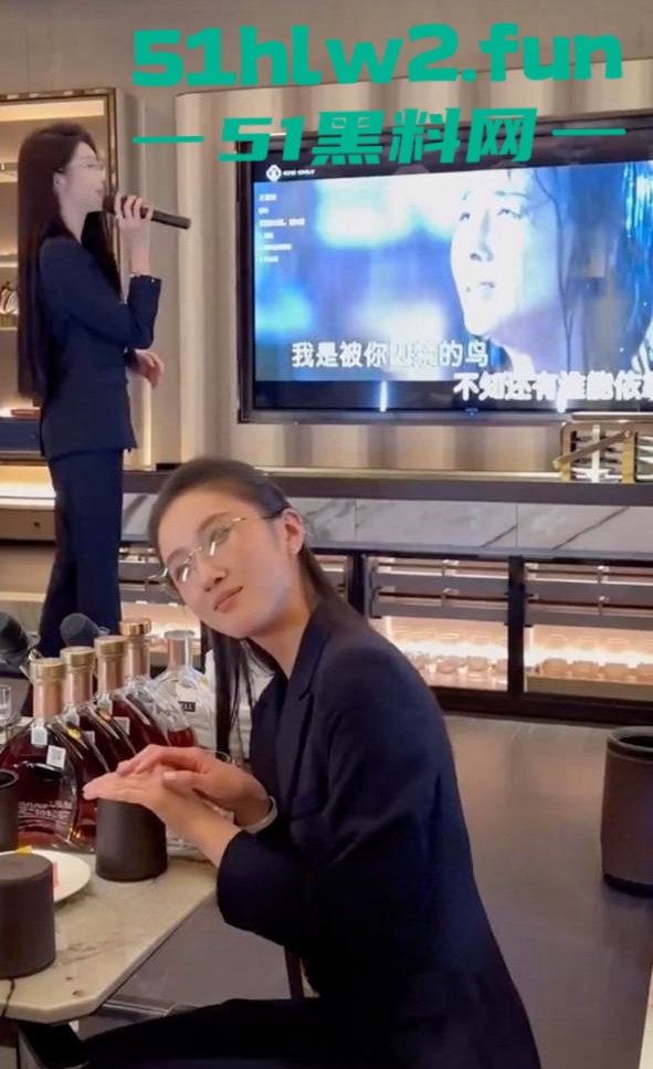 跪式服务现场