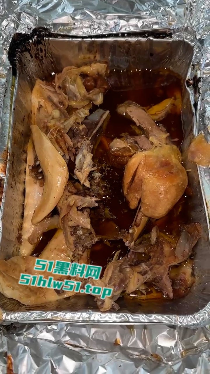 女子呕吐后的反应