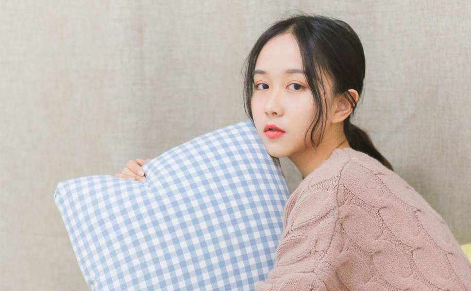 亲儿子也不放过？单身辣妈微博晒吻照霸占儿子，厨房边包饺子边后入授精太疯狂！