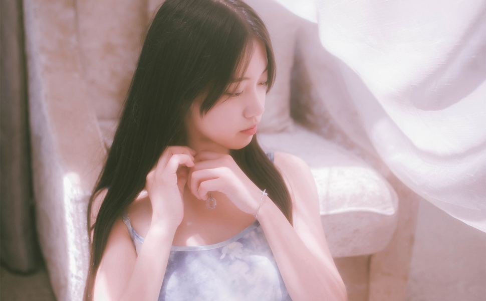 时间线复盘：韩国模特朴莉娜从高颜值女神到视频外流事件全记录