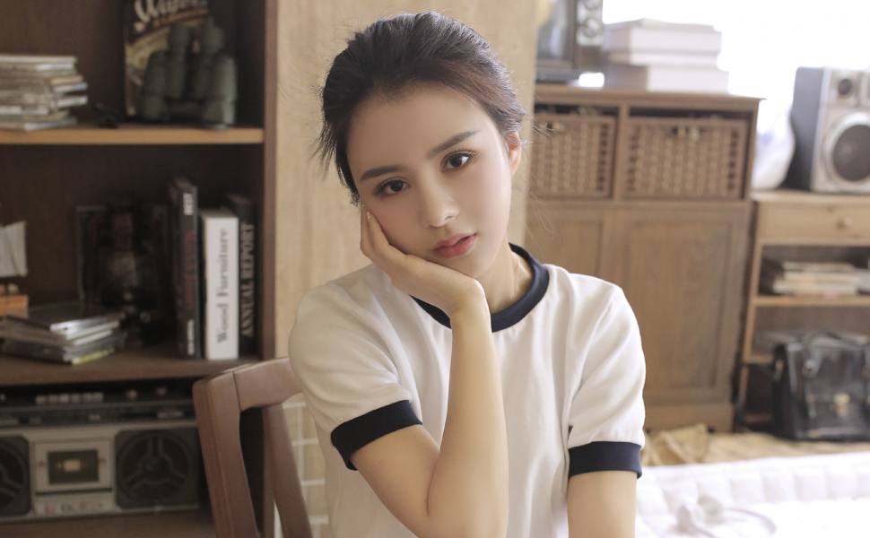 33万粉IG巨乳女神喬歆早年自拍床战片外泄！前男友超狠全裸不马赛克疯传，人设彻底崩了？！