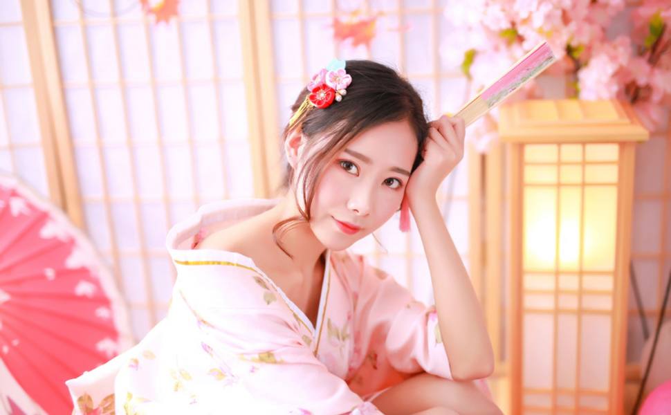 四川美女李晓欣意外流出私密视频：男友与友联手，双人夹击尺度惊人