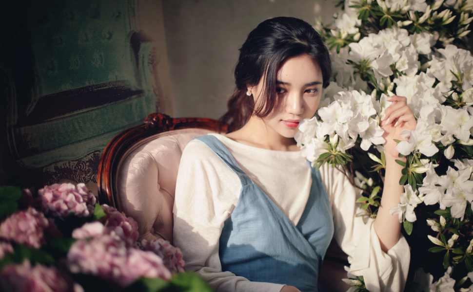 福利姬Minichu私密影像外泄事件：高挑身材与完美曲线的争议背后，社会与法律的双重反思