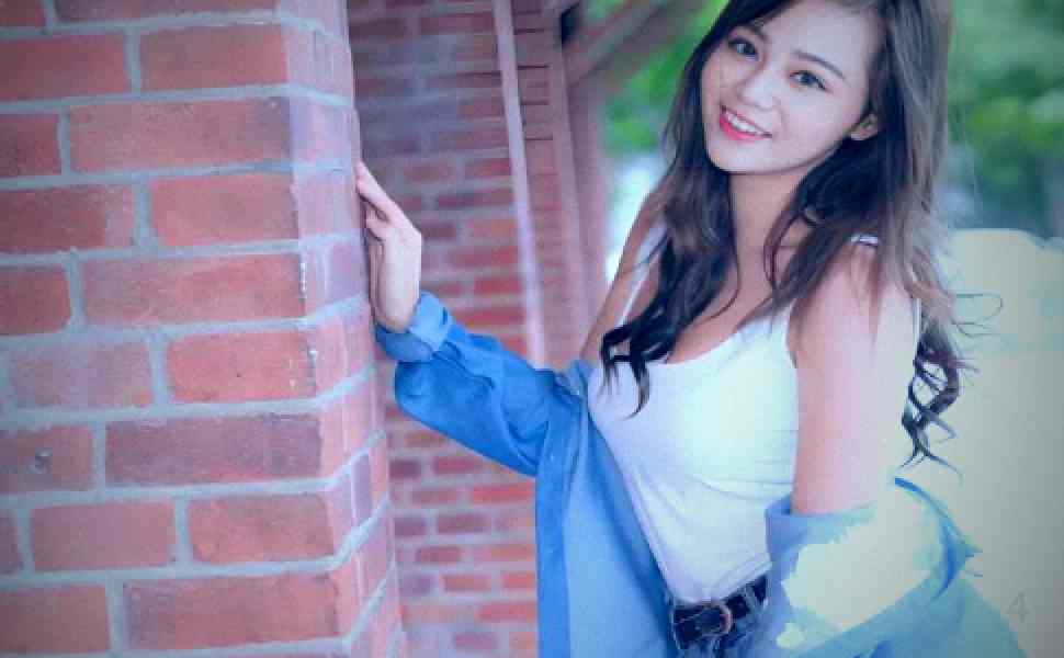 反差引爆！抖音150万粉御姐“多吃生菜”情趣COS热舞流出，高冷人设一秒崩塌